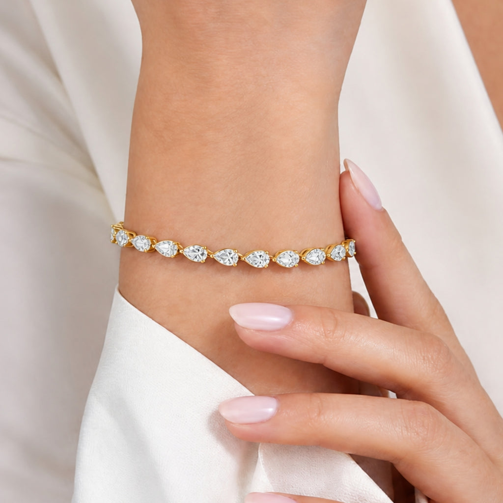 2.00 - 12.00 Carat Carat T.W. Pear-cut Lab Grown Diamond (F/VS+) 14K Gold Bracelet - Assorted Colors & Carat