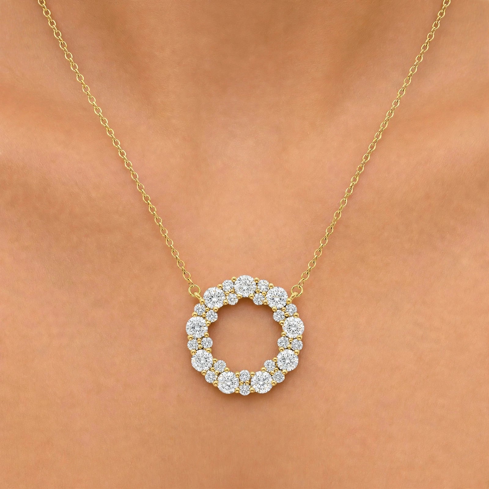 Diamonair Lab Grown Diamond (F/VS+) 2.00 carat Round cut Sterling Silver Circle Pendant - Sterling Silver | Gold over Silver