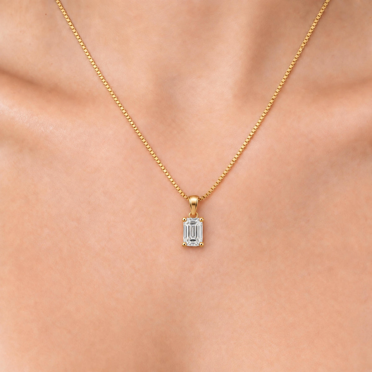 Emerald Solitaire Pendant Necklace