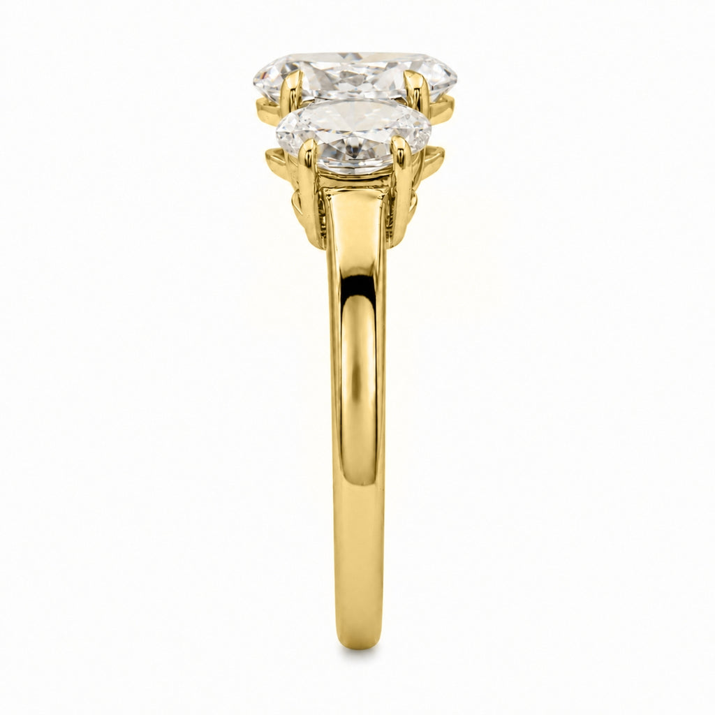 2.00-5.00 Carat T.W. Oval-cut Lab Grown Diamond (F/VS+) 14K Gold 3 Stone Ring