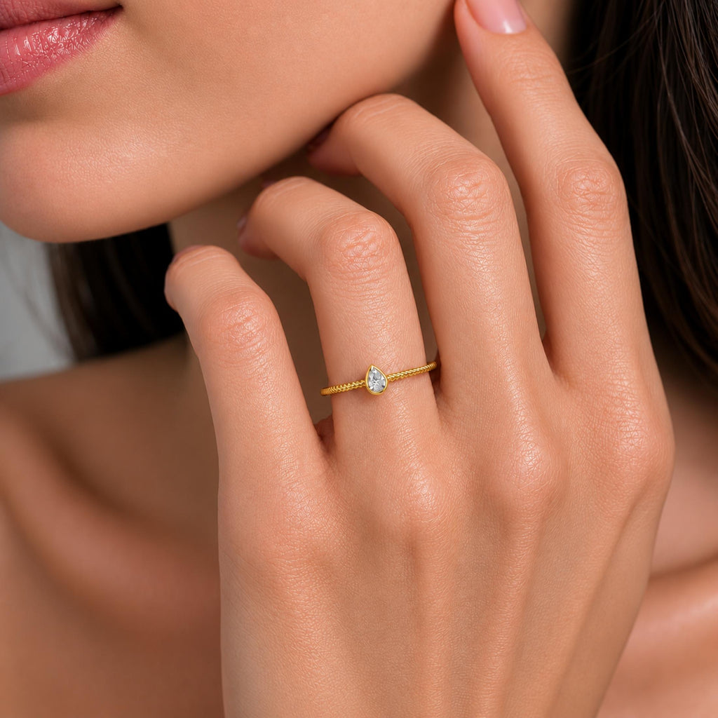0.20 Carat T.W. Pear-cut Lab Grown Diamond (F/VS+) 14K Gold Ring