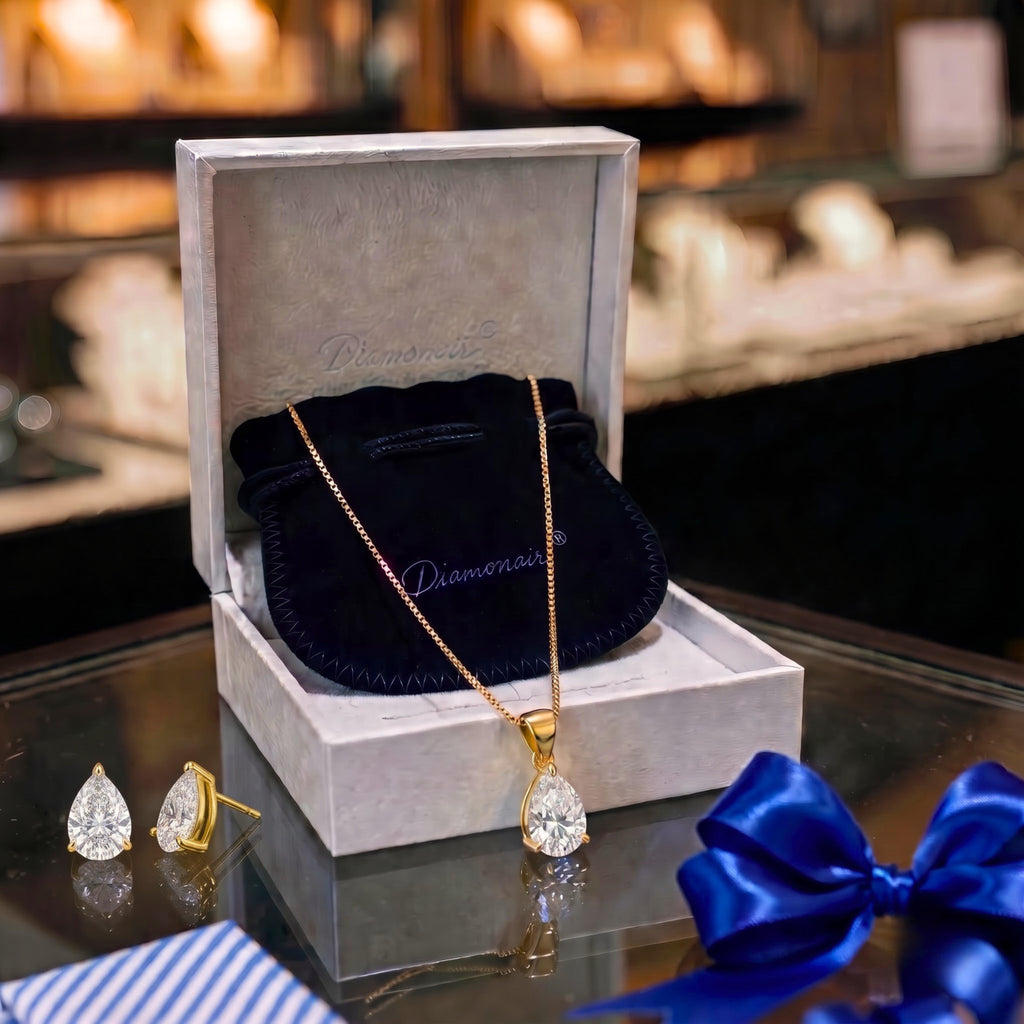 1-6 ctw Pear Stud Pendant Gift Set