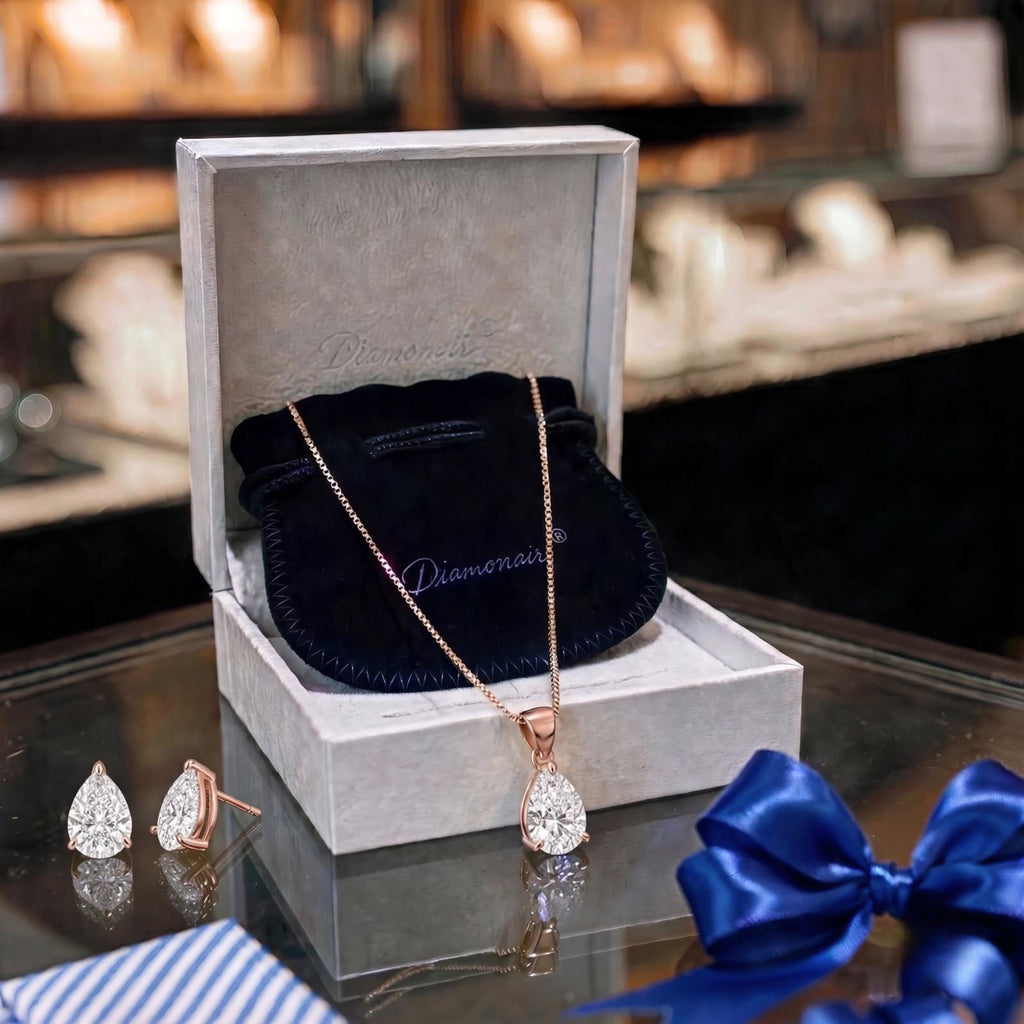 1-6 ctw Pear Stud Pendant Gift Set